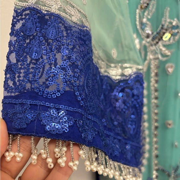 Pakistani Shalwaar Kameez 3 piece suit (fancy) - Picture 6 of 9